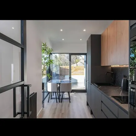 Howth Village Hidden Gem *